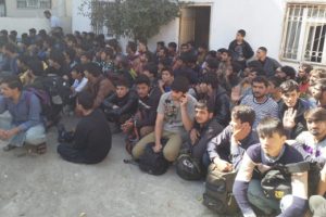 140 ka&ccedil;ak g&ouml;&ccedil;men yakalandı
