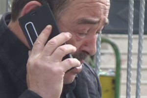 Bursa'da okul &ouml;n&uuml;nde kendini darp eden genci vuran emekli polisin yargılaması devam ediyor