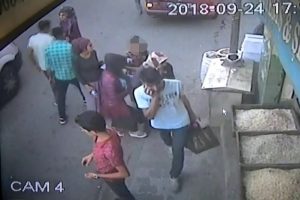Para dolu c&uuml;zdanı b&ouml;yle &ccedil;aldı