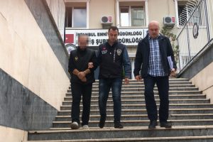 "Karımı g&ouml;zl&uuml;yorsunuz" deyip ateş a&ccedil;tı