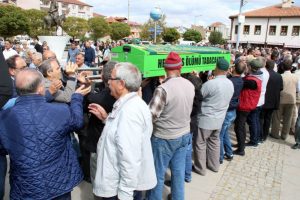 &Uuml;nl&uuml; oyuncu Mehmet Uslu'ya veda!