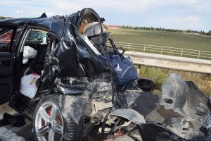 Bursa'da ters şeritte dehşet: 2 &ouml;l&uuml;, 3 yaralı