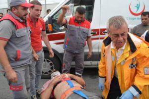 Hafif ticari ara&ccedil; otob&uuml;se &ccedil;arptı