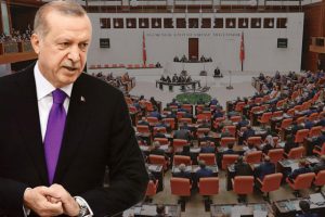 "Y&uuml;r&uuml;tmenin tek muhatabı Cumhurbaşkanıdır"