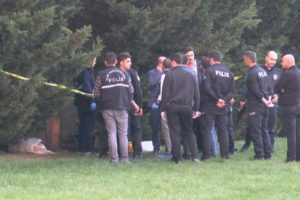 Korkun&ccedil; olay! Ağaca asılı halde bulundu