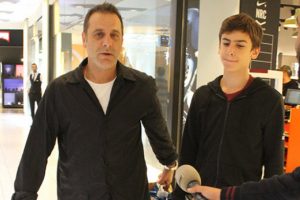 Ozan G&uuml;ven bıyıklarını kesti