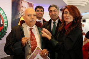 61 yaşında avukat oldu