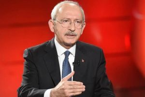 CHP'li Altınok &Ouml;z: Kılı&ccedil;daroğlu'nun &ouml;n&uuml;ne bir kasa domates koy, en &ccedil;&uuml;r&uuml;ğ&uuml;n&uuml; yardımcısı yapar