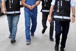 FET&Ouml;'n&uuml;n 'hakim ve savcı &ccedil;alışma evleri'ne y&ouml;nelik soruşturmada 4 g&ouml;zaltı