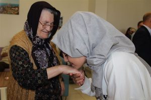 D&uuml;nya Yaşlılar G&uuml;n&uuml;'nde Bursa'da huzurevlerine ziyaret