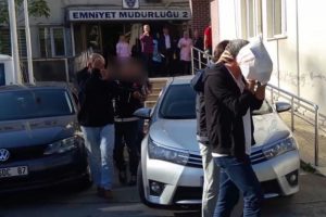 Bursa'da evin salonundan 'esrar havuzu' &ccedil;ıktı!