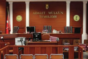 Mahkeme başkanı: Sizden ders almayacağız