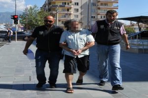 FET&Ouml;'den aranan eski emniyet m&uuml;d&uuml;r&uuml; yakalandı