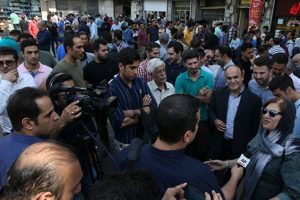 İran'da halk ge&ccedil;im sıkıntısı i&ccedil;inde