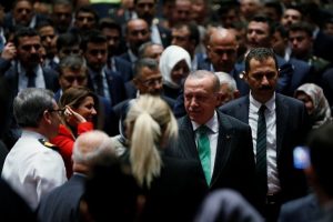 "Muhabir 'Af konusunda merak ettiklerimiz var' deyince Erdoğan, 'Sabır, sabır, sabır' diyerek y&uuml;r&uuml;meye başladı"