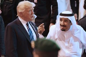 Trump'tan Kral Selman'a: Biz olmasak 2 hafta bile dayanamazsın