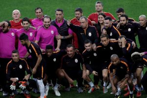 Aslan Porto &ouml;n&uuml;nde