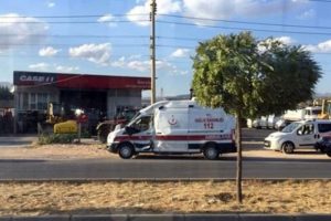 Ambulans ile kamyon çarpıştı: 3 yaralı