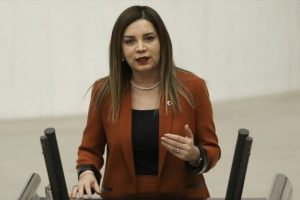 Emeklilikte yaşa takılanlar i&ccedil;in kanun teklifi verildi