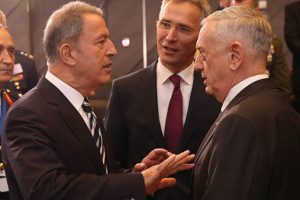 Milli Savunma Bakanı Akar NATO toplantısında