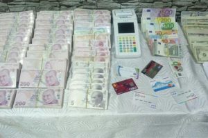 Polisten tefecilere vurgun: 2,5 milyon lira nakit paraya el konuldu