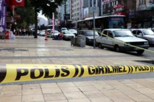 Lise &ouml;n&uuml;nde ş&uuml;pheli valiz