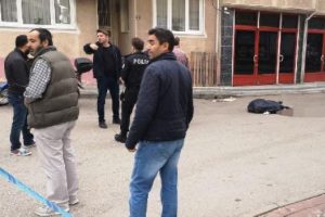 Bursa'da herkesin g&ouml;z&uuml; &ouml;n&uuml;nde bı&ccedil;aklanarak &ouml;ld&uuml;r&uuml;ld&uuml;