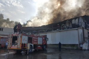 S&uuml;t &uuml;r&uuml;nleri fabrikasında yangın!