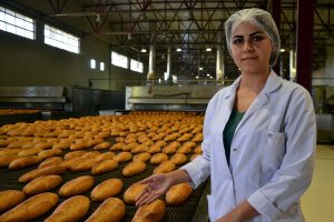 Adana'da Halk Ekmek, 60 kuruşa satılıyor zarar da etmiyor