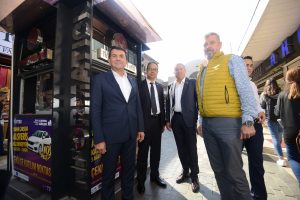 Bursa'da Payitaht &Ccedil;arşı Alışveriş G&uuml;nler kapsamında 40 bin &ccedil;ekiliş kuponu dağıtıldı