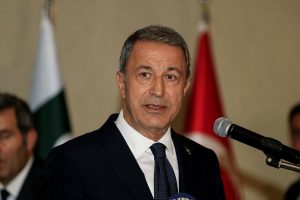 Hulusi Akar'dan ter&ouml;rle m&uuml;cadelede kararlılık mesajı