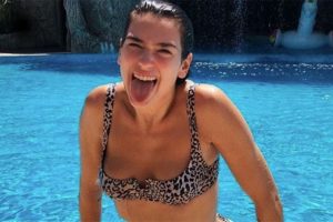 Dua Lipa sosyal medyayı salladı
