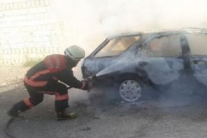 Park halindeki otomobil alev alev yandı!