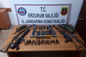 Jandarma ka&ccedil;ak&ccedil;ılara nefes aldırmıyor!