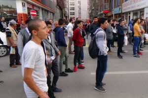 Vatandaşların merakı polisi &ccedil;ileden &ccedil;ıkarttı