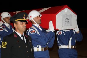 Şehit Uzman &Ccedil;avuş Ali Hekim'in naaşı Isparta'ya getirildi