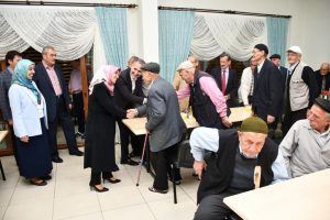 Bursa'da huzur evinde Yaşlılar Günü mevlitle kutlandı