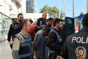 Bursa'da fuhuştan g&ouml;zaltına alınan 14 kişiden 11'i tutuklandı