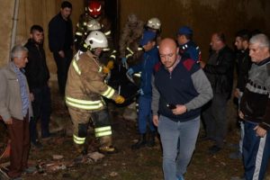 Yaşlı &ccedil;ift alevler arasında kaldı!