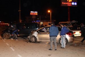 Gece yarısı feci kaza: 11 yaralı