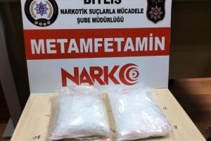 1 kilo metamfetamin ele ge&ccedil;irildi