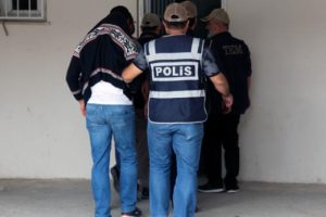 FET&Ouml;'n&uuml;n askeri yapılanmasına operasyon!