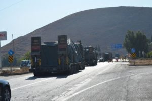 Hatay'a askeri sevkiyat s&uuml;r&uuml;yor