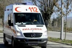 Otomobil şarampole devrildi: 2 yaralı