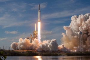 SpaceX g&ouml;zlem uydusunu uzaya fırlattı