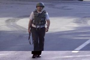 Silahıyla darbe girişimini izlemekle yetinmiş