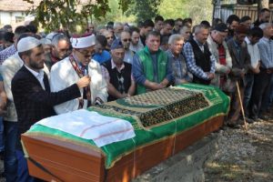 Bursa'da d&uuml;ğ&uuml;n magandası kurbanı olan adam toprağa verildi