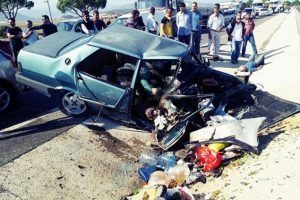 İzmir'de feci kaza: 2 ölü, 2 yaralı