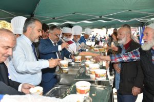 Bursa'da aşure kazanları birlik ve beraberlik i&ccedil;in kaynadı