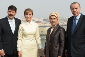 Emine Erdoğan, Macaristan Cumhurbaşkanının eşi Herczegh ile g&ouml;r&uuml;şt&uuml;